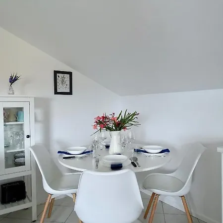 Cosy Loft With Charming Terrace