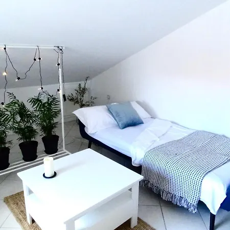 Cosy Loft With Charming Terrace *